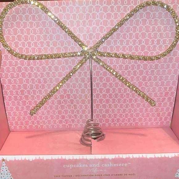 🔥 LIMITED TIME 🆕- Cupcakes& Cashmere Gold Encrusted Bow Tree Topper - Picture 7 of 7